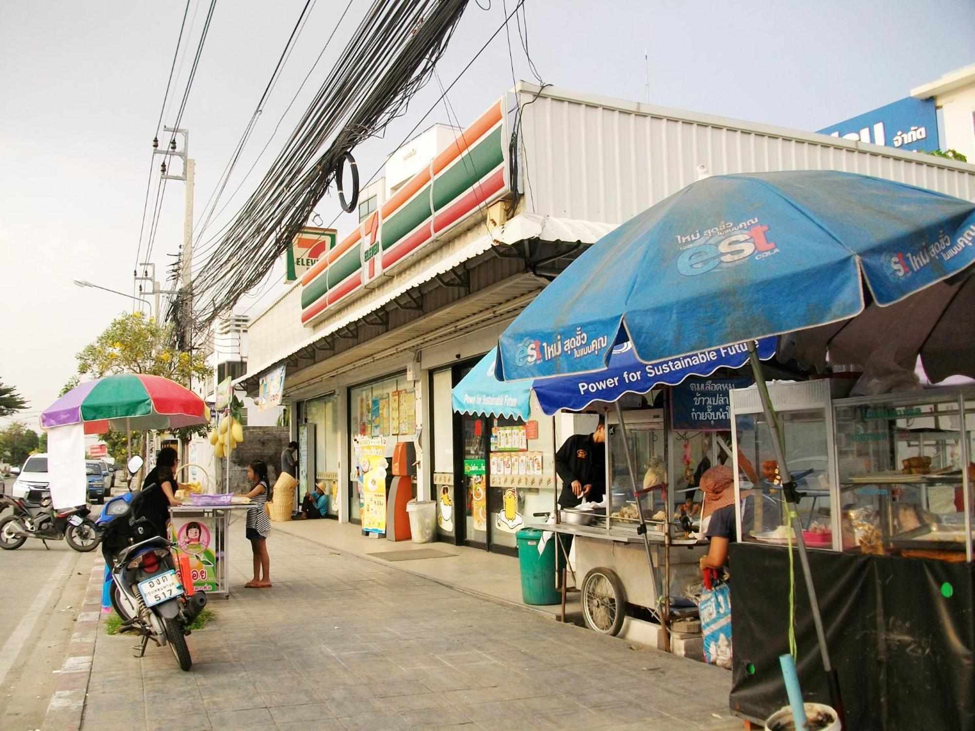 A Joy House - Kaset Nawamin City Bangkok Bagian luar foto