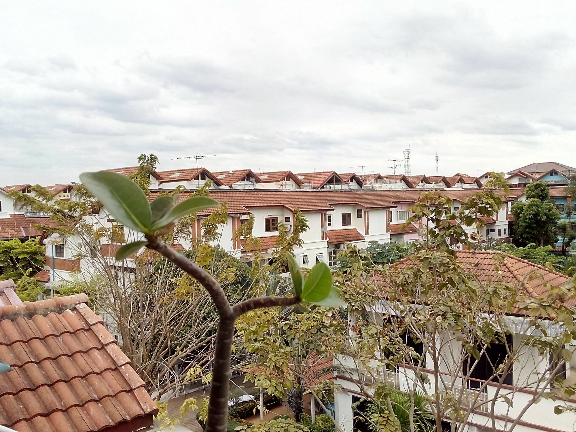 A Joy House - Kaset Nawamin City Bangkok Bagian luar foto